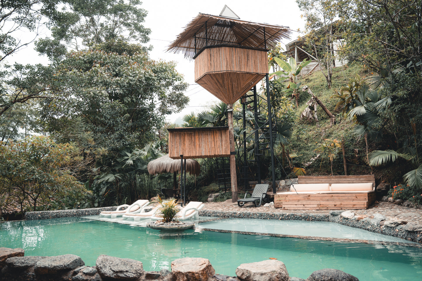 Escape Eco-Lujoso: Noche de Conexión, Cultura y Naturaleza para Dos