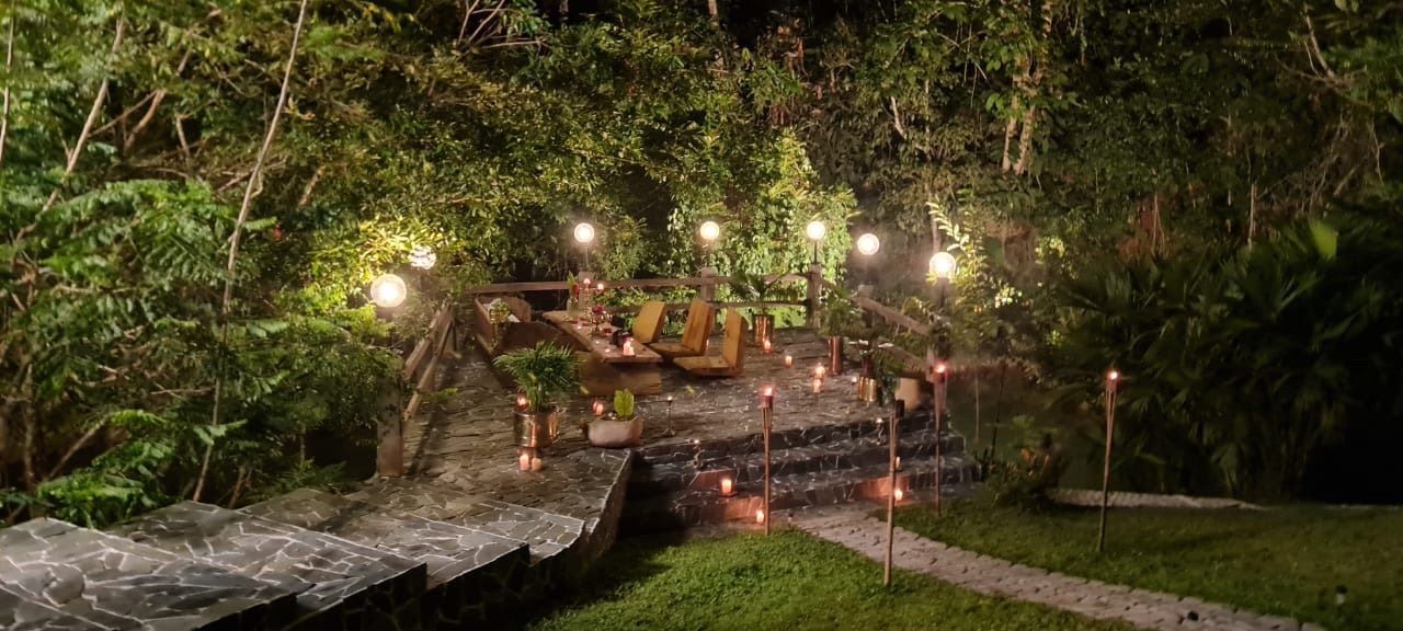 Escapada Romántica: Noche Mágica Bajo las Estrellas para Dos en La Danta