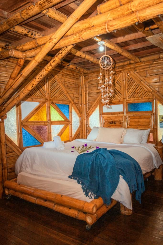 Escape Eco-Lujoso: Noche de Conexión, Cultura y Naturaleza para Dos