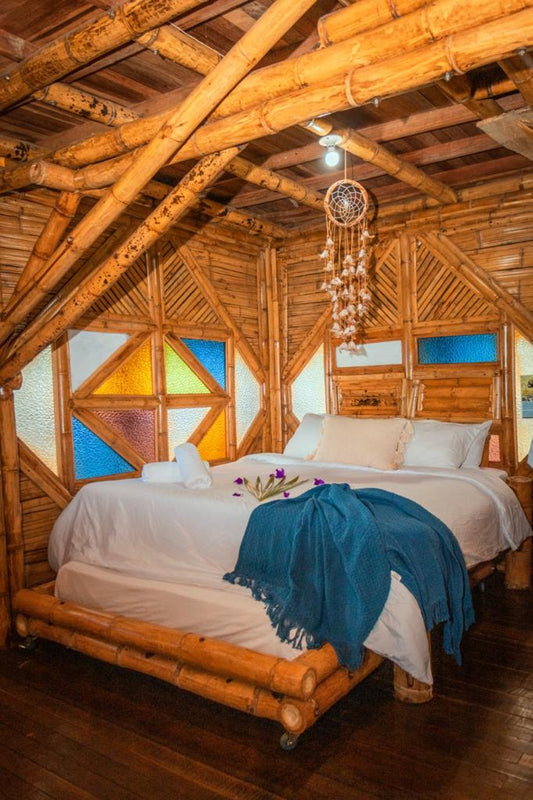Escape Eco-Lujoso: Noche de Conexión, Cultura y Naturaleza para Dos