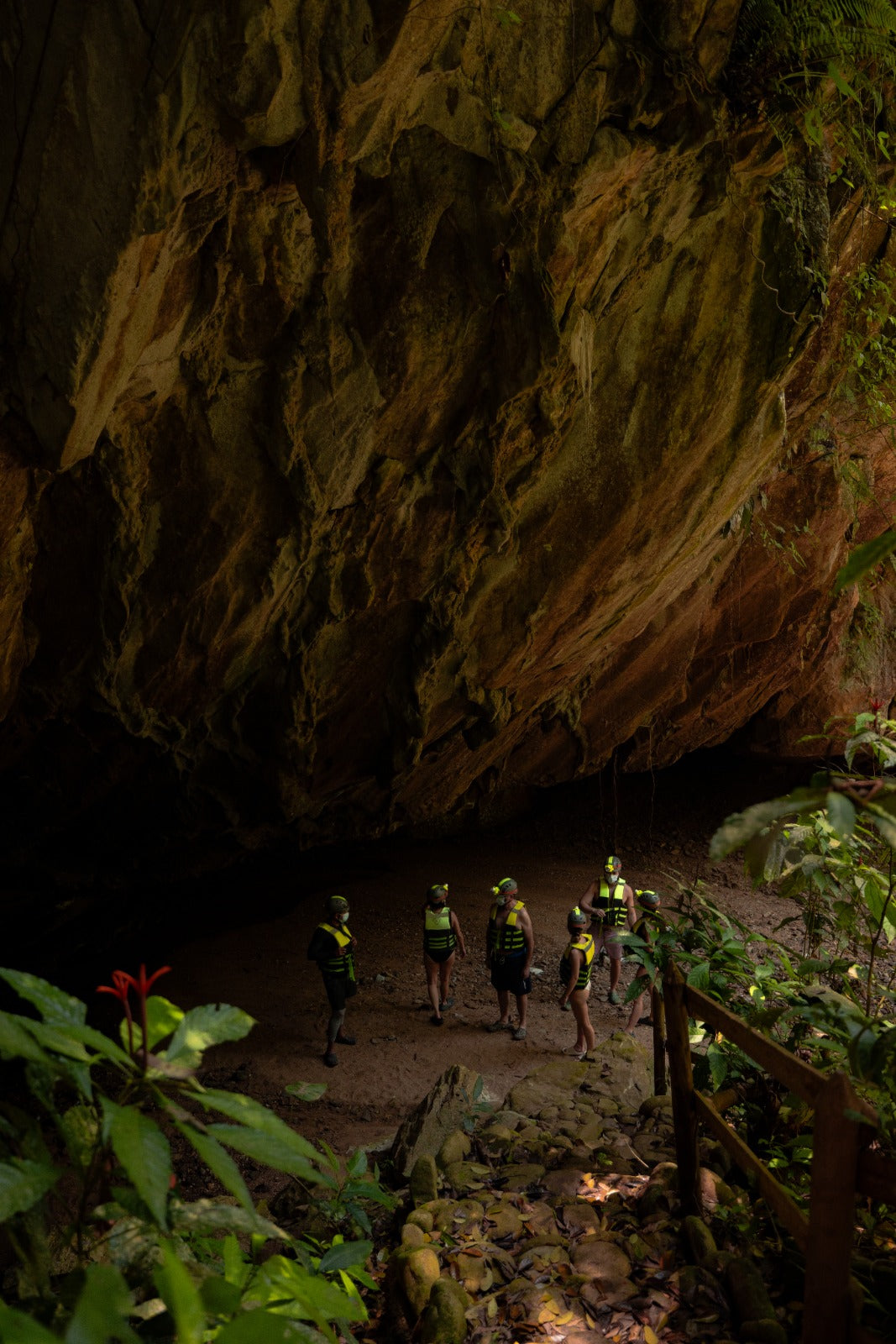 Aventura Subterránea: Noche de Exploración y Misterio para Dos en La Danta